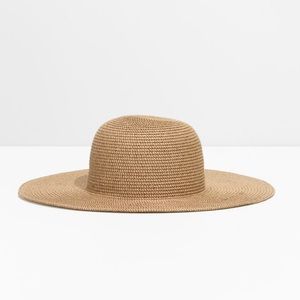 Wide brim straw hat